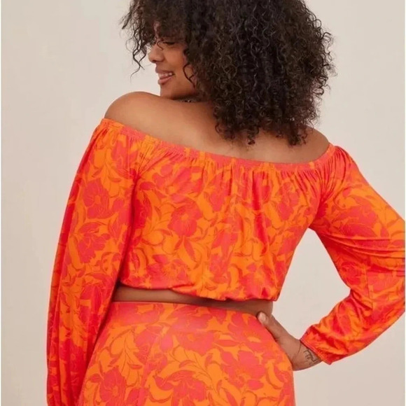 Torrid Super Soft Off Shoulder Long Sleeve Crop Top Floral Orange Plus Size 2X - Picture 7 of 7